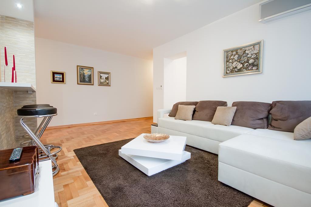 Apartments King Milan, City Center Belgrad Exteriör bild